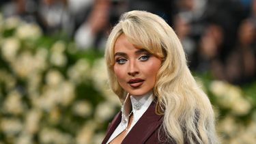 La cantante estadounidense Sabrina Carpenter llega a la Gala del Met 2025 en el Museo Metropolitano de Arte el 5 de mayo de 2025 en Nueva York.&nbsp;