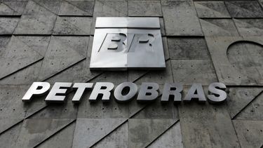 Petrobras&nbsp;compró la mitad del capital de una refinería en Pasadena, Texas, por 360 millones de dólares a la belga Astra Oil.
