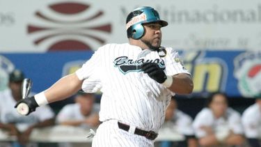 Luis Jiménez impulsó tres carreras por Venezuela. (ARCHIVO)