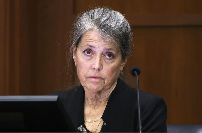Christie Dembrowski, hermana mayor del actor Johnny Depp, testifica en el Tribunal de Circuito del Condado de Fairfax, en Fairfax, Virginia, el miércoles 13 de abril de 2022.&nbsp;