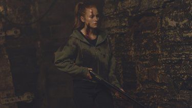 Madelaine Petsch se enfrenta a su peor pesadilla en The Strangers: Chapter 3.