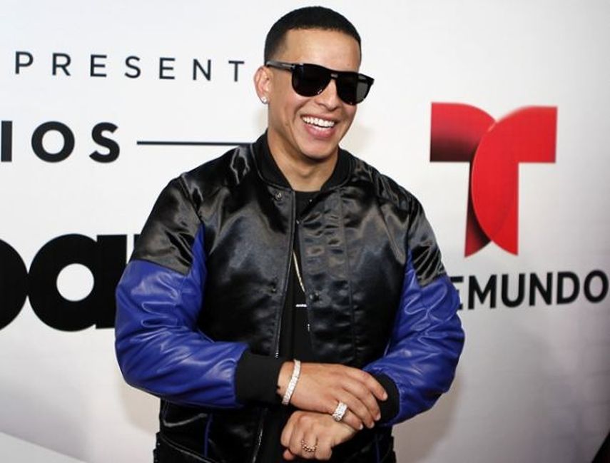 Con casi 3 millones de reproducciones en Youtube, el video Alerta Roja de Daddy Yankee se ha posicionado como uno de los más vistos en esta plataforma digital
