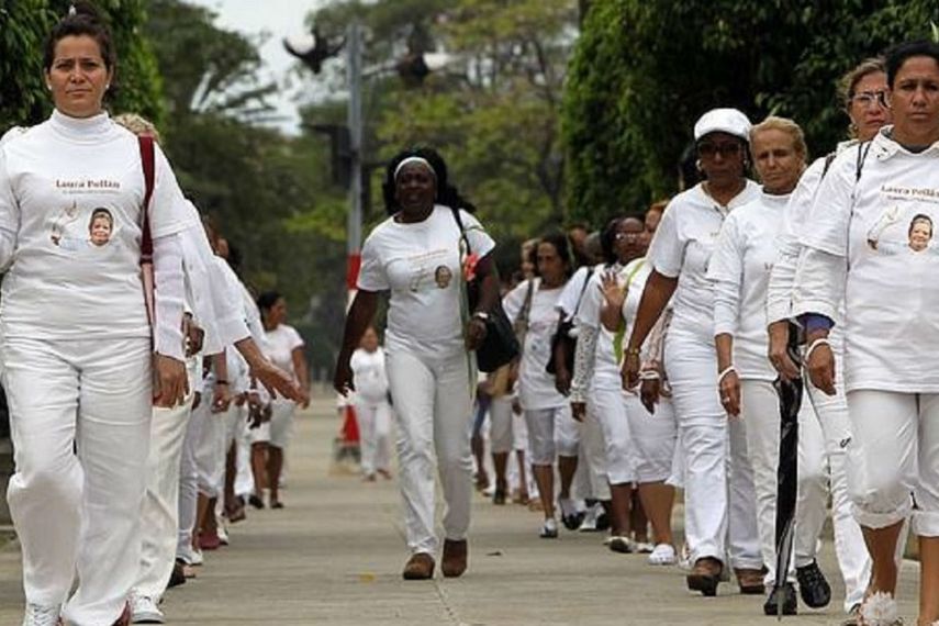 A pesar de ser reprimidas, domingo tras domingo las mujeres salen a las calles para intentar ir a misa y para reclamar la libertad de los presos políticos.