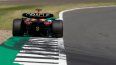 Max Verstappen, piloto holandés de Red Bull, conduce su auto durante la primera práctica libre en el circuito de Silverstone, para el Gran Premio Británico de la Fórmula 1.