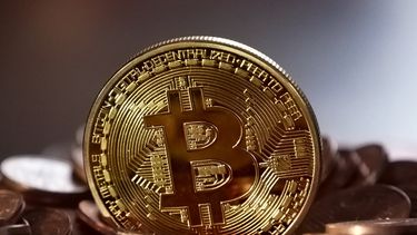 Bitcoin cae más de un 20% y pierde158.000 millones&nbsp;