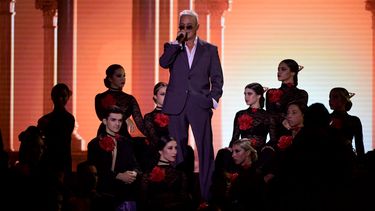 El cantante español Alejandro Sanz actúa durante la 24ª ceremonia anual de los Premios Grammy Latinos en el Centro de Conferencias y Exposiciones (FIBES) de Sevilla el 16 de noviembre de 2023.&nbsp;