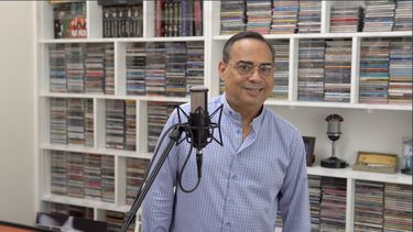 Gilberto Santa Rosa en la grabación de Canta Mundo, estrenada el 15 de mayo de 2020. El concierto De Navidad con Gilberto será retransmitido en YouTube. 