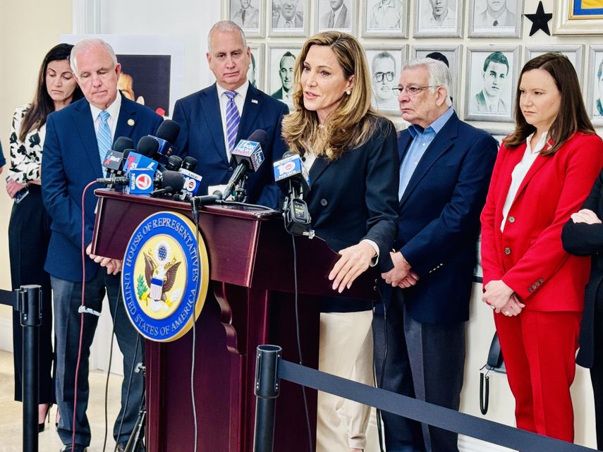 María Elvira Salazar fijó su postura sobre cualquier diálogo con La Habana: “Lo que se va es conversar cómo y cuáles serán las diferentes etapas de esta transición.”