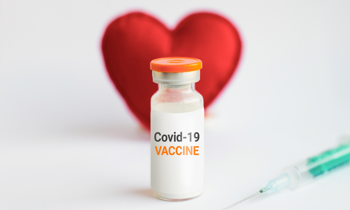 Vacunas contra el COVID-19 y el corazón, un riesgo necesario Vacunas contra el COVID-19 y el corazón, un riesgo necesario