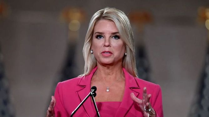 Pam Bondi, la seleccionada por el presidente electo Donald Trump para el puesto de secretaria de Justicia.