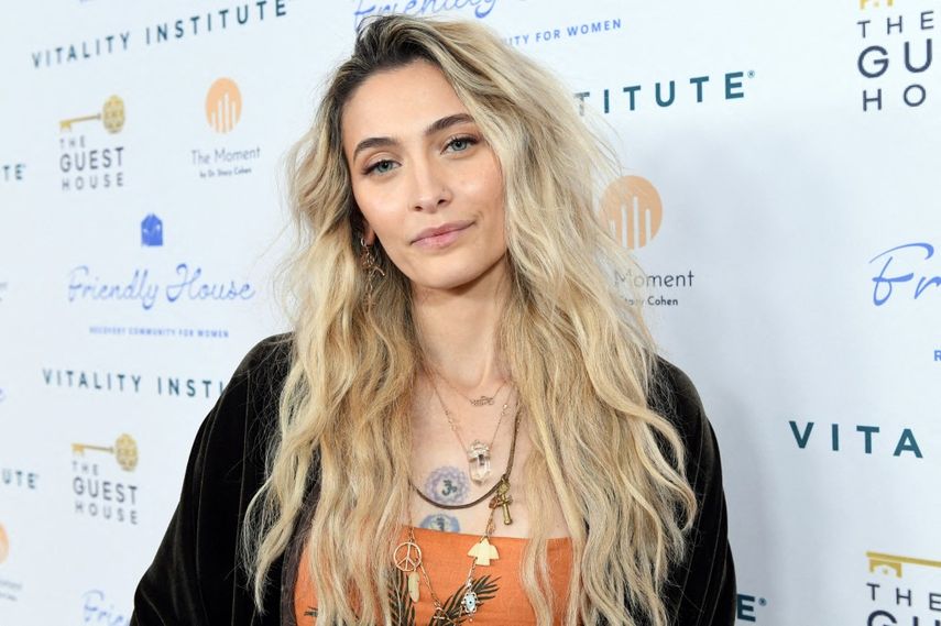 Paris Jackson asiste al 35.º almuerzo anual de los Premios Friendly House, en apoyo a mujeres que se recuperan de traumas relacionados con trastornos por consumo de sustancias y problemas de salud mental. &nbsp; &nbsp;