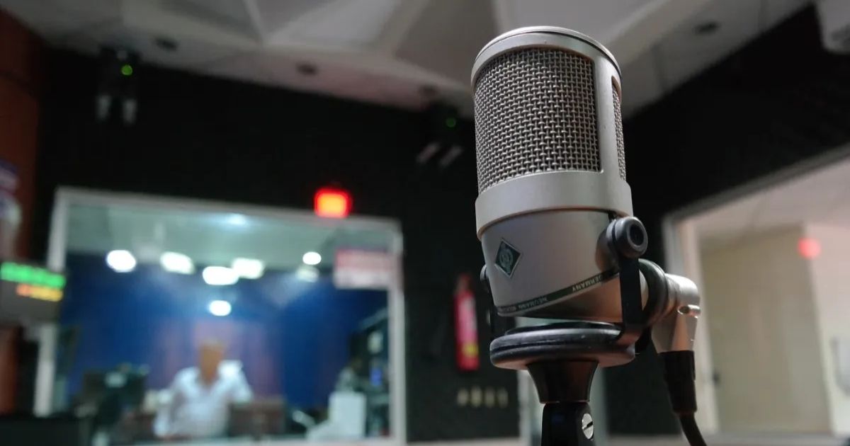 Abandonar melodía idiota Denuncian escalada del régimen contra emisoras de radio