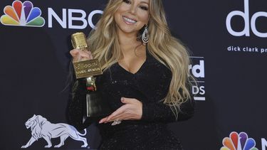 Mariah Carey posa con el premio Icon durante la entrega Billboard Music Awards en el Arena MGM Grand Garden, en Las Vegas.