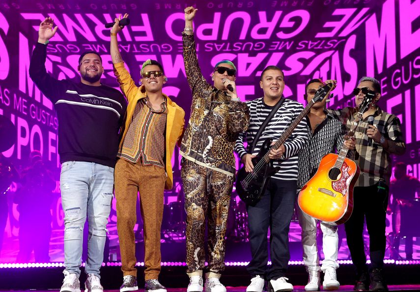 Grupo Firme se presenta en el escenario durante los ensayos de la 22a Entrega Anual del Latin GRAMMY en el MGM Grand Hotel & Casino el 15 de noviembre de 2021 en Las Vegas, Nevada. (