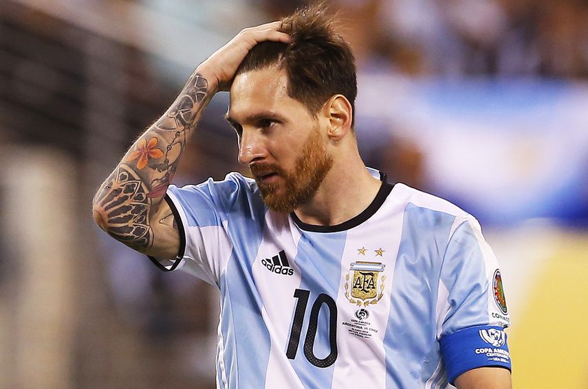 Messi padeció mareos y debió ser ayudado por los médicos