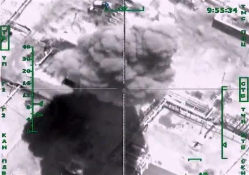 Fotograma de un vídeo facilitado por el ministerio ruso de Defensa que muestra los objetivos abatidos por los aviones de dicho ejército en Siria. (EFE)