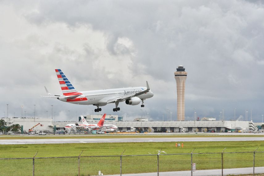 El aeropuerto internacional de Miami es el mayor empleador del condado Miami-Dade y uno de sus principales motores económicos