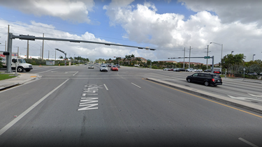 El accidente ocurrió en el cruce de la 107 Av. con 74 Street en Doral. 