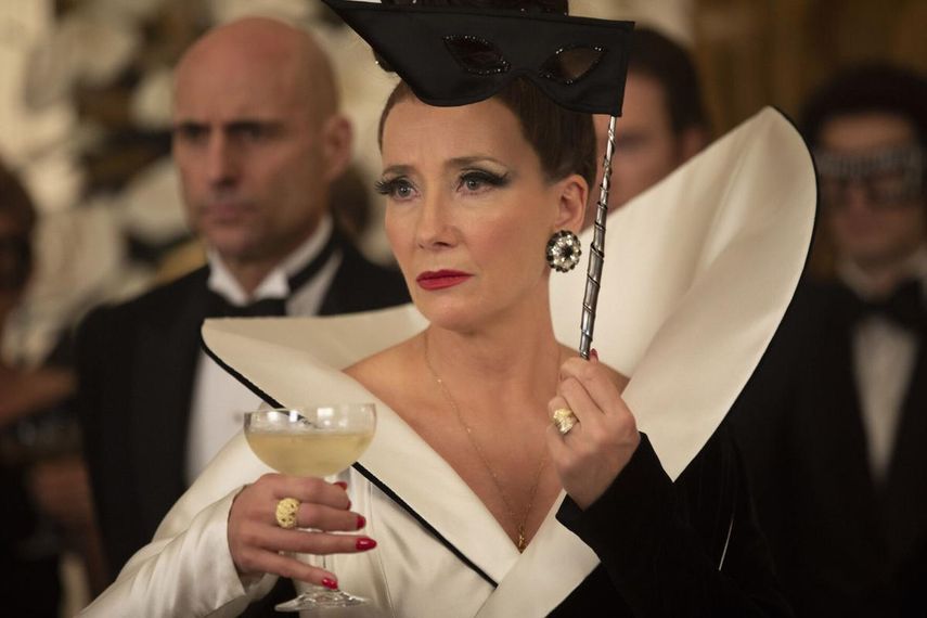 Esta imagen difundida por Disney muestra a Emma Thompson en una escena de Cruella.&nbsp;