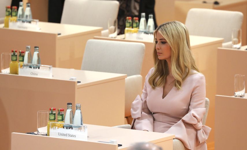 La hija del presidente de Estados Unidos&nbsp;Ivanka&nbsp;Trump ocupó en dos ocasiones el puesto de su padre en las sesiones de la cumbre de líderes del G20 de Hamburgo (norte de Alemania), según una imagen difundida del encuentro y testimonios recogidos por la prensa germana.