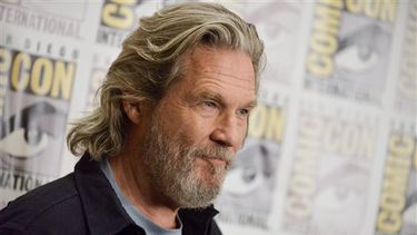 Jeff Bridges en la zona para tomar fotos de prensa de la cinta The Giver en la convención Comic-Con International el jueves 24 de julio de 2014 en San Diego. (Foto Richard Shotwell/Invision/AP)