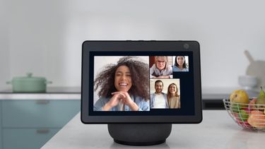 Ahora Alexa te une en videoconferencias de Zoom en el Echo Show 10 (tercera generación).