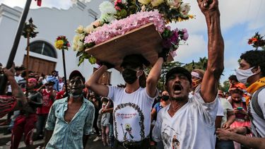 Feligreses nicarag&uuml;enses salieron este s&aacute;bado a festejar a santo Domingo de Guzm&aacute;n, pese a la pandemia del coronavirus.