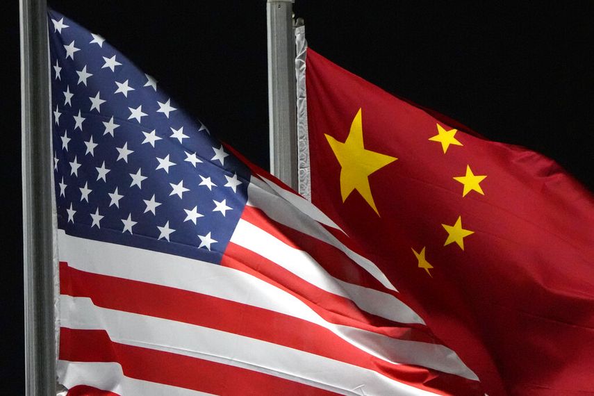 Las banderas de Estados Unidos y de China.