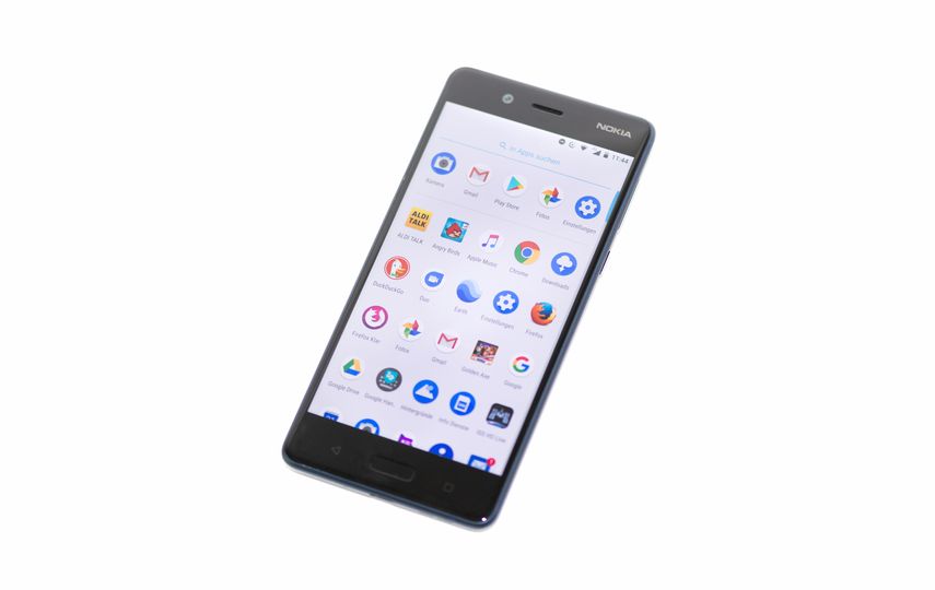 En el Nokia 8 solamente viene el sistema Android de Google (versión Nougat), los servicios en la nube de Google y el asistente por voz Google Assistant.&nbsp;