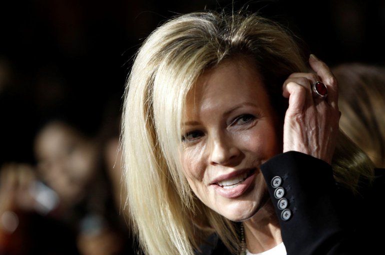 La actriz estadounidense Kim Basinger se dejó ver como 