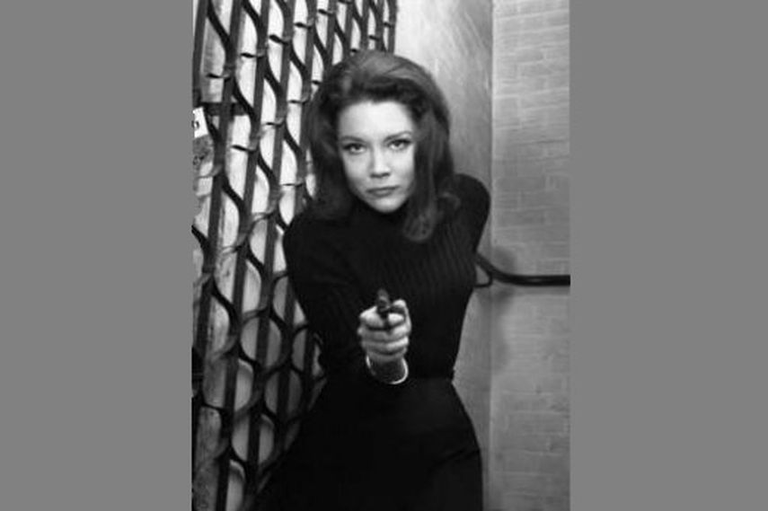 Un Bond negro sería estupendo. No me gustaría una Bond femenina porque no quisiéramos perder a las chicas Bond.