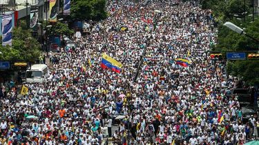 Ya en ocasiones anteriores los opositores han intentado, sin éxito, avanzar con manifestaciones por el centro de la capital venezolana, sede de los poderes públicos del país.