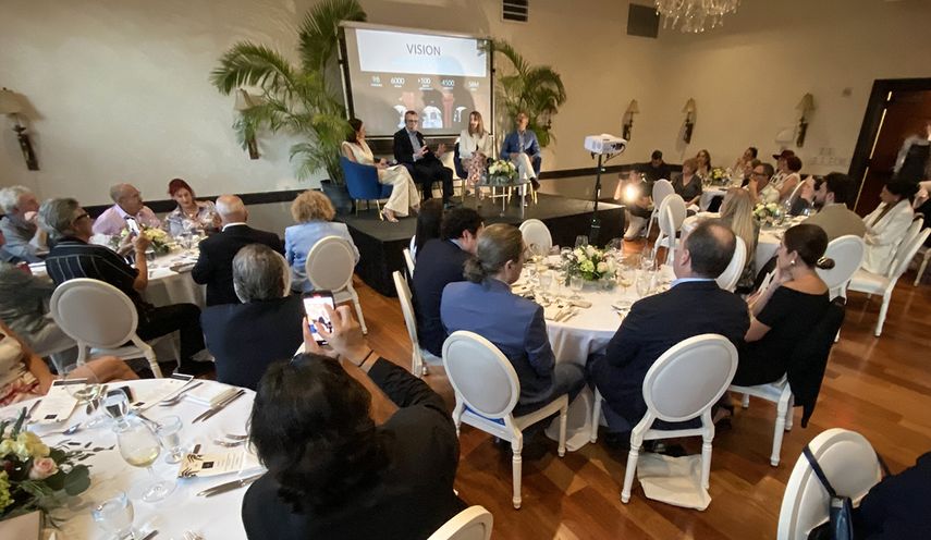 Paradores, presentación en Miami.