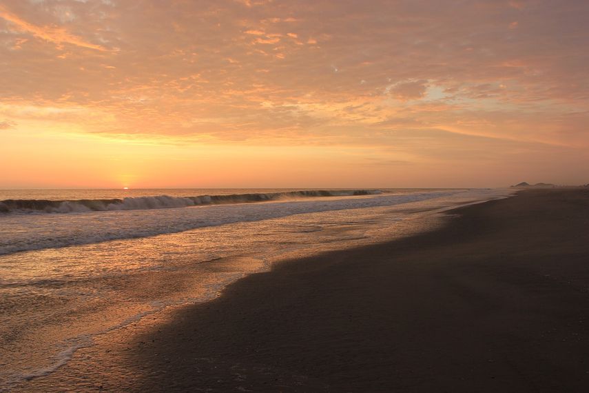 Atardecer, playa de Perú