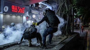 El Departamento de Estado del país norteamericano ha indicado en su alerta de viaje que desde junio de 2019 han tenido lugar manifestaciones políticas de pequeña y gran escala en varias zonas de Hong Kong, incluido el aeropuerto.