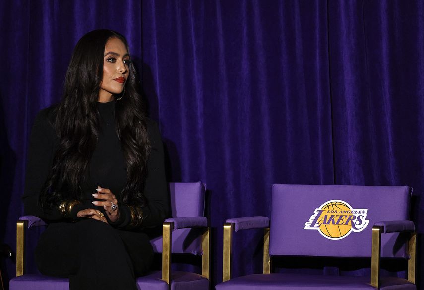 Vanessa Bryant durante la ceremonia de inauguración de la estatua de Kobe Bryant en el Crypto.com Arena el 8 de febrero de 2024 en Los Ángeles, California.