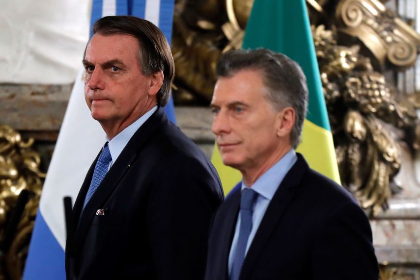 El presidente de Brasil, Jair Bolsonaro (i) y su homólogo argentino, Mauricio Macri (d).