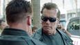 Luego de ser maquillado como su personaje icónico, el actor Arnold Schwarzenegger deambuló por las calles de Hollywood en su camino al museo. (YOUTUBE). 