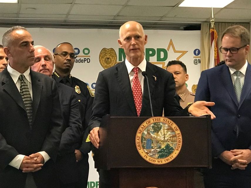 El gobernador Rick Scott habla en Miami sobre medidas que podrían mejorar seguridad en las escuelas.