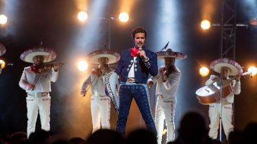 Univision anuncia la fecha de estreno de la serie biográfica sobre Vicente Fernández, El último rey: El hijo del pueblo.