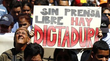 El gobierno de Nicolás Maduro mantiene controlados a los medios 
