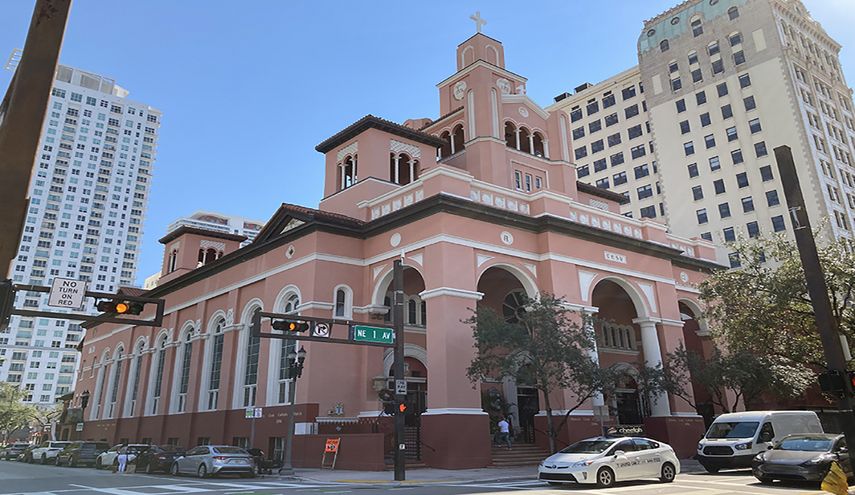 Fachada de Iglesia de Gesu, Miami.