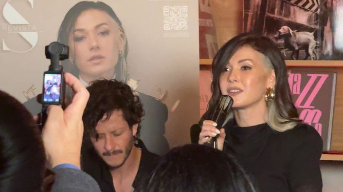 Nela Rojas, cantante venezolana y artista de la portada S Revista Edición Especial Miami.