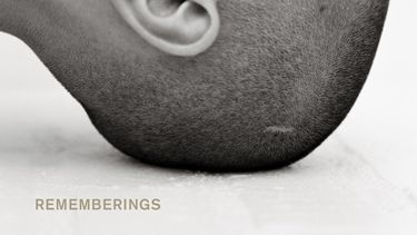 En esta imagen difundida por Houghton Mifflin Harcourt, la portada de Rememberings, un libro de memorias de Sinead OConnor a publicarse el 1 de junio del 2021.