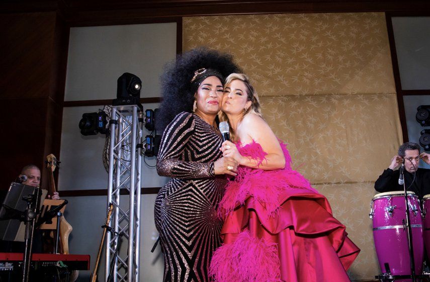 Aymée Nuviola junto a Mildred González en la Gala Drama.&nbsp;
