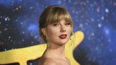 Taylor Swift asiste al estreno mundial de Cats en el Alice Tully Hall, en Nueva York.