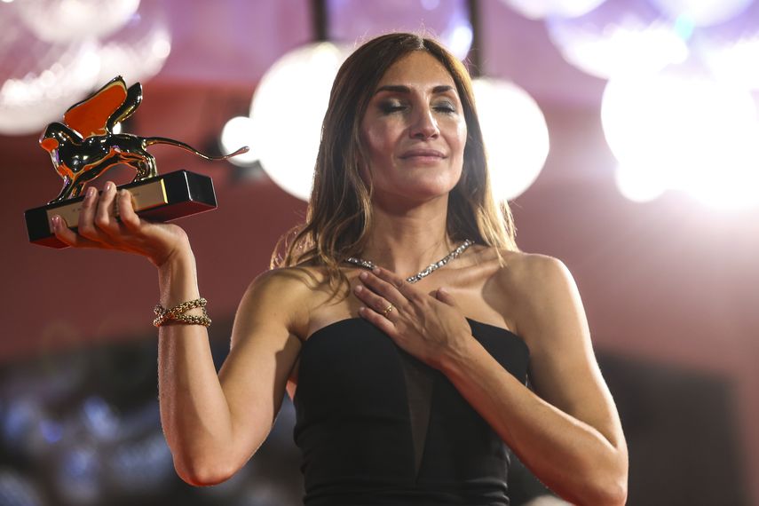 Audrey Diwan gana el León de Oro a la mejor película por Happening en el Festival de Cine de Venecia, el sábado 11 de septiembre de 2021 en Venecia, Italia.&nbsp;