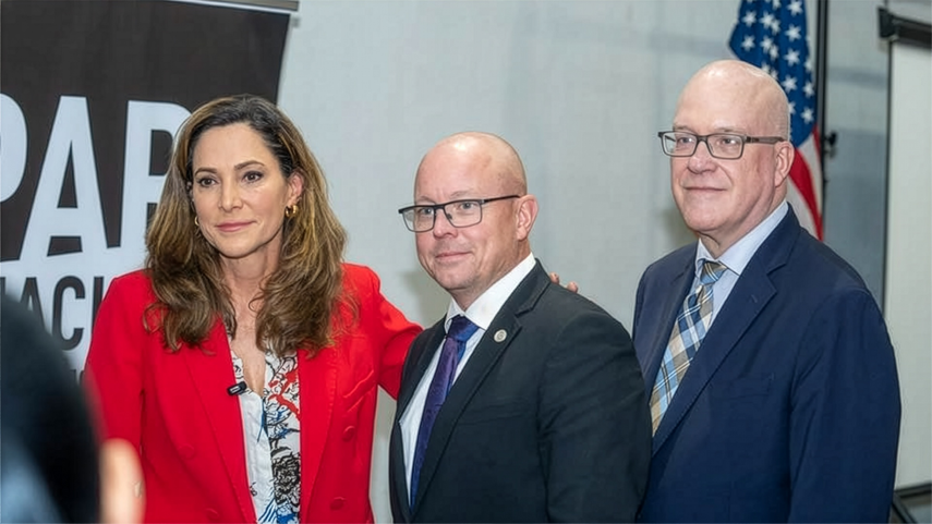 La congresista estadounidense María Elvira Salazar, el parlamentario sueco Björn Söder y el líder opositor cubano Orlando Gutiérrez-Boronat. La congresista estadounidense María Elvira Salazar, el parlamentario sueco Björn Söder y el líder opositor cubano Orlando Gutiérrez-Boronat.