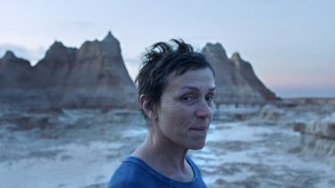 En esta imagen proporcionada por Searchlight Pictures Frances McDormand en una escena de la película Nomadland de Chloe Zhao.&nbsp;