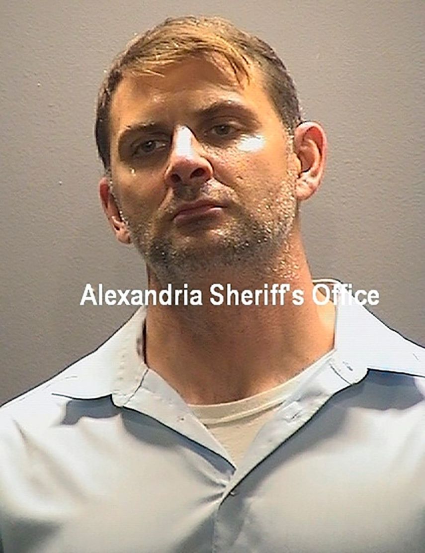 &nbsp;La foto de archivo distribuida por la comisaría de Alexandria, Virginia, muestra a Peter Debbins, un ex boina verde del ejército que confesó haber revelado secretos militares a Rusia durante 15 años y fue condenado a 15 años de prisión el viernes 14 de mayo de 2021.&nbsp;